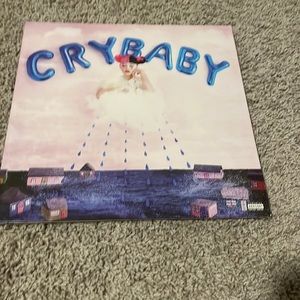 Melanie Martinez vinyl standard works good sounds good